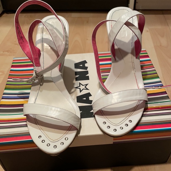 White Wedge Leather Sandals by NaNa size 7M - Picture 2 of 11